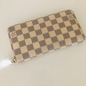 Louis Vuitton Damier Azur Canvas zippy wallet